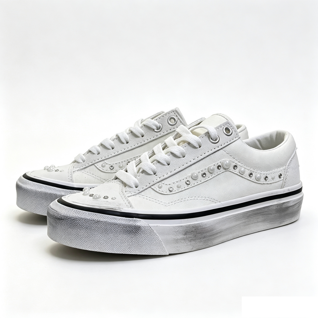 Pearl Rhinestone Canvas Skate Shoes Two‑Tone Low Top Casual Unisex Sneakers